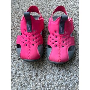 Nike‎ baby/ Toddler Girl Pink fucsia Sunray protect Sandal Shoes size 6C